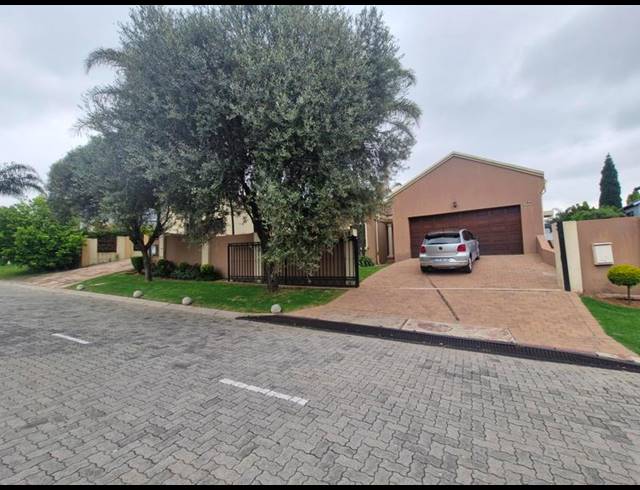 3 BEDROOM HOUSE FOR SALE IN COUNTRY VIEW